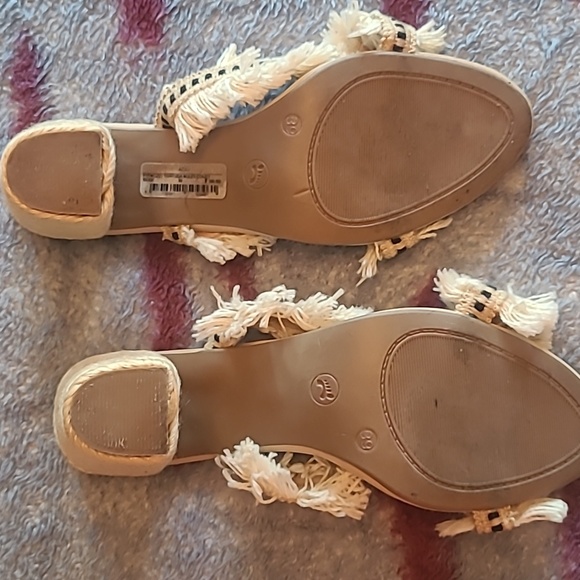 Shoes - Picture 2 of 6